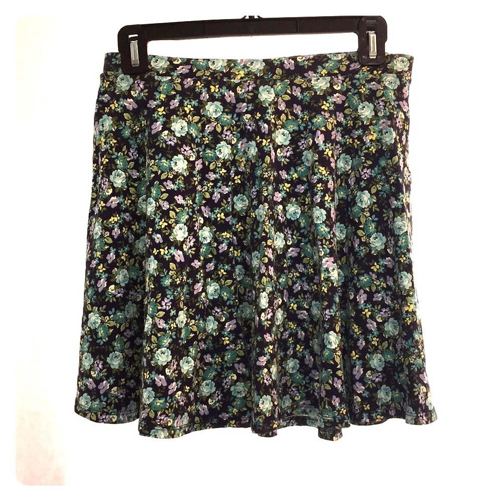 Forever 21 Large Black Blue Green Floral Skirt